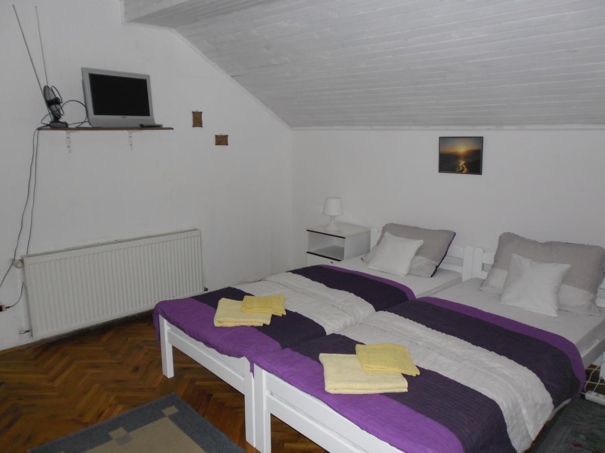 Rooms Mila Rezovac Экстерьер фото