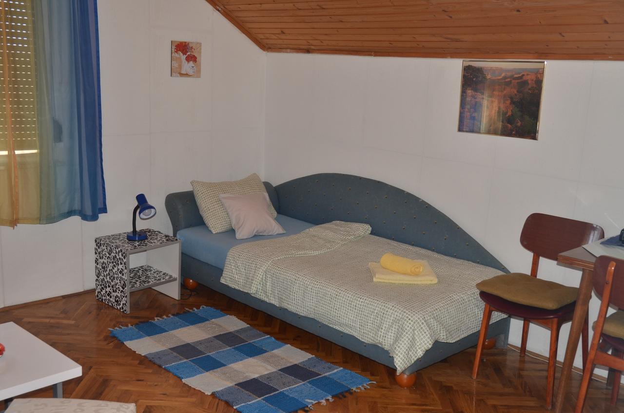 Rooms Mila Rezovac Экстерьер фото